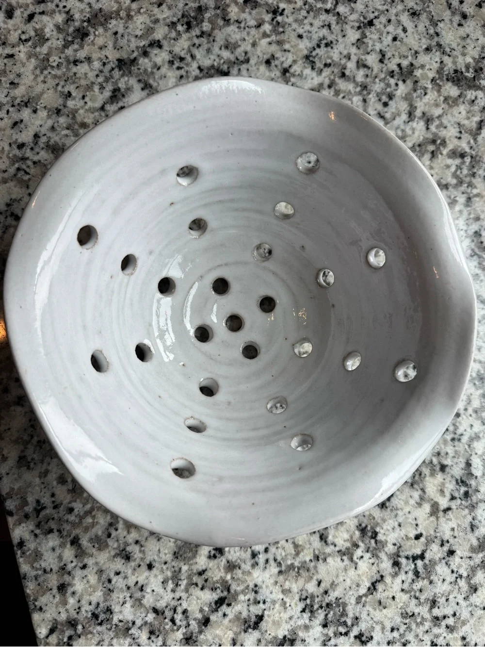 Farmhouse Pottery Windrow Berry Bowl - Picture 2 of 3